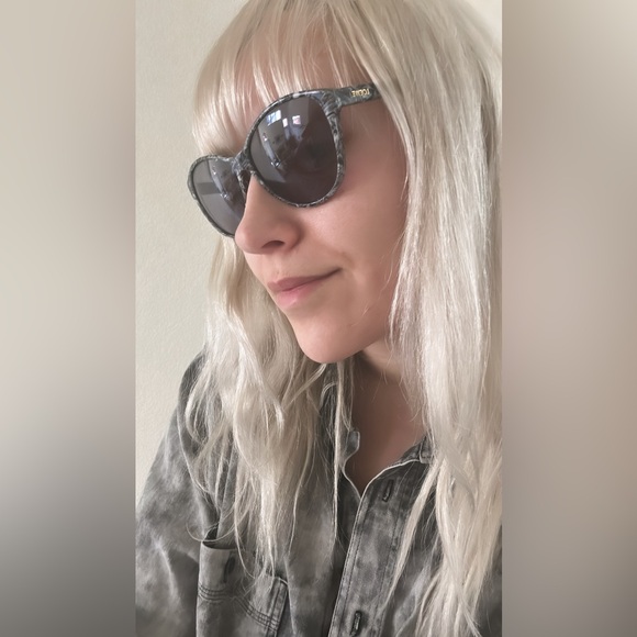 Loewe Marbled Frame Sunglasses - Picture 7 of 7